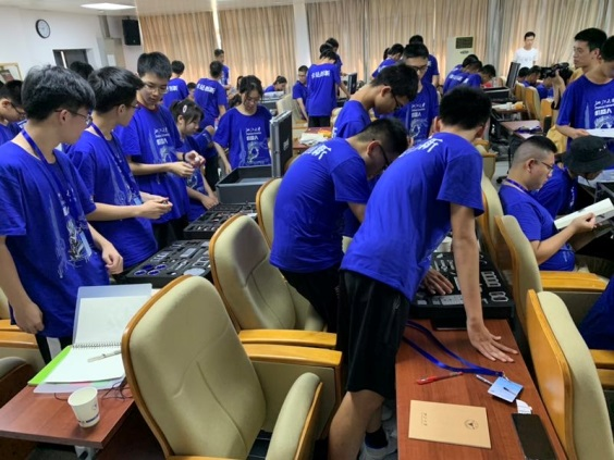 联合浙江大学自动化控制学院共办青少年夏令营
